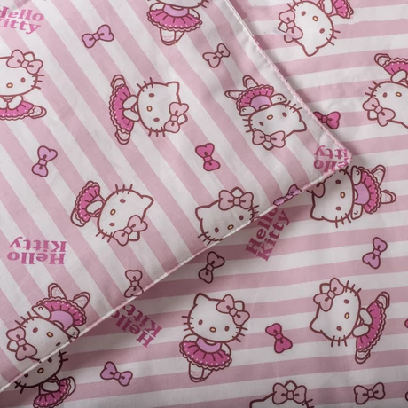 100% pamut bébi párnahuzat Hello Kitty mintával.